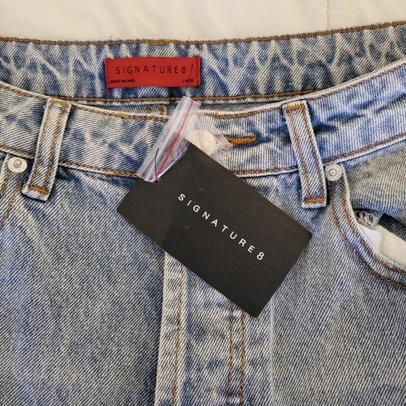 Signature 8 Distressed Jeans - Picture 3 of 3